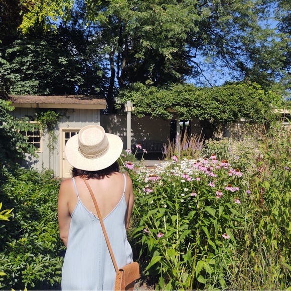 Meet your Posher, Amanda - Picture 4 of 6